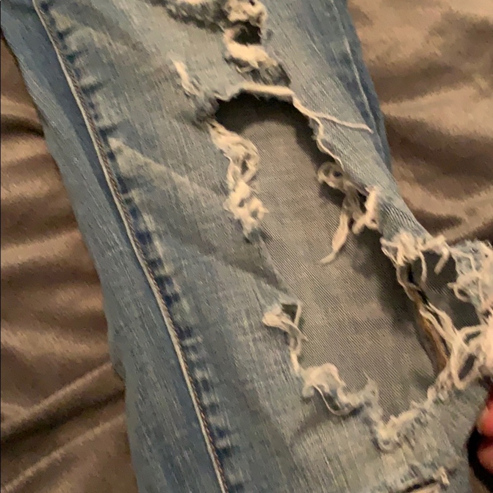 AMERICAN EAGLE RIPPED JEANS - Picture 3 of 5